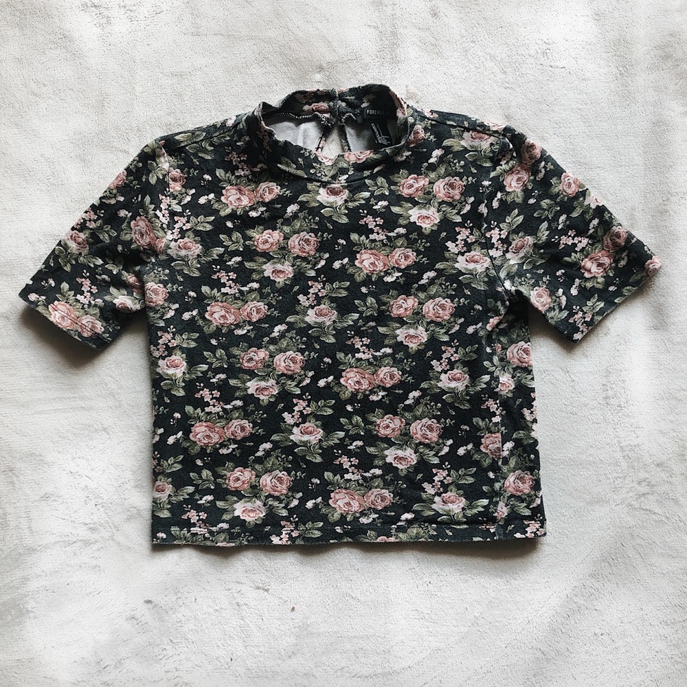 Cropped floral shirt